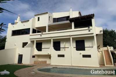 Villa For Sale in Luz, Portugal