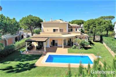 Villa For Sale in Vilamoura, Portugal