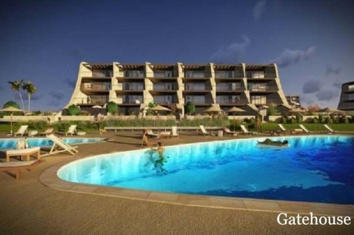 Picture of Apartment For Sale in Vilamoura, Algarve, Portugal