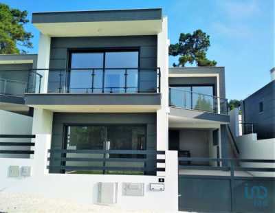 Home For Sale in Caldas Da Rainha, Portugal