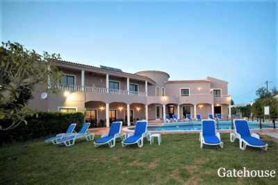 Retail For Sale in Luz, Portugal