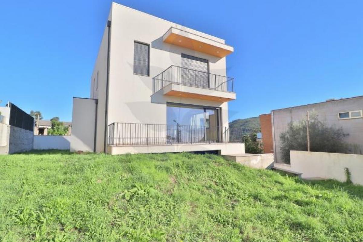 Picture of Home For Sale in Braga, Entre-Douro-e-Minho, Portugal