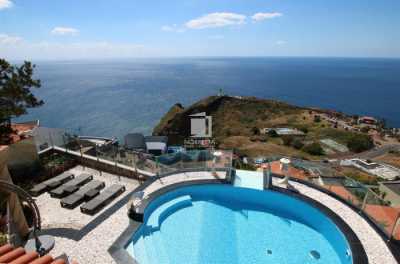 Villa For Sale in Santa Cruz, Portugal