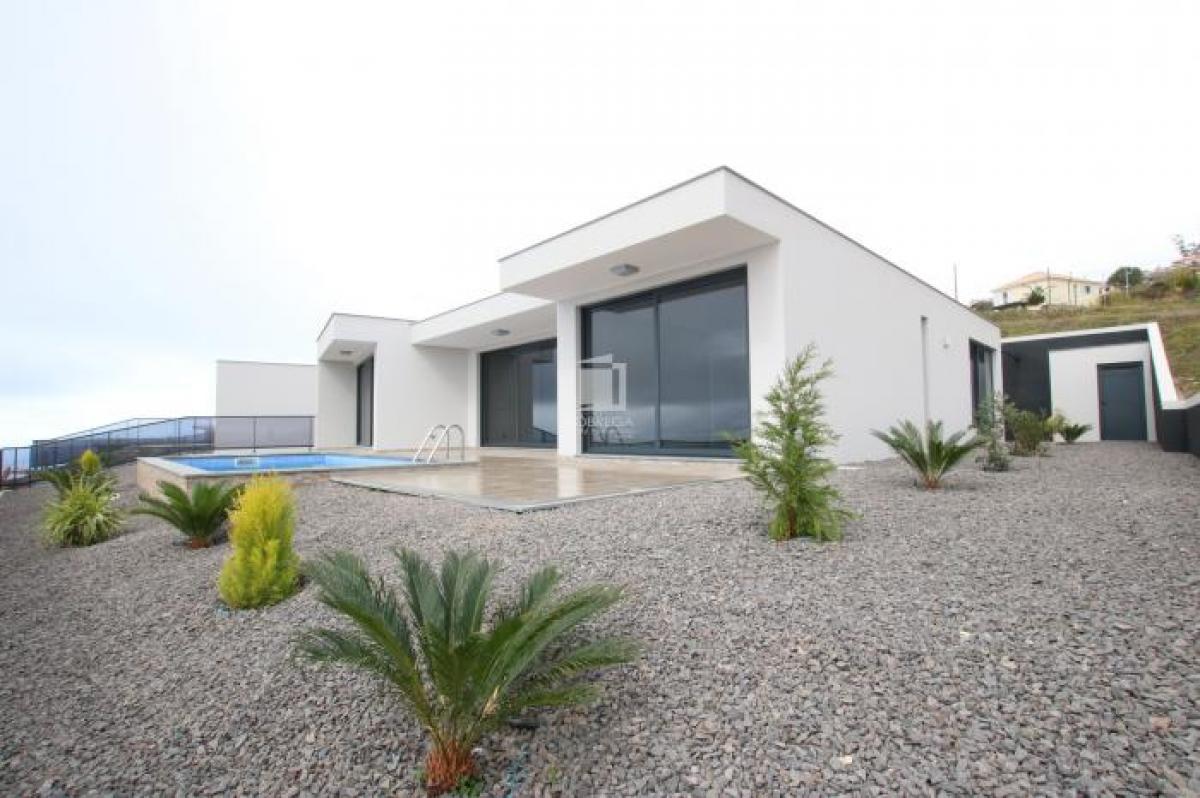 Picture of Villa For Sale in Calheta, Madeira, Portugal