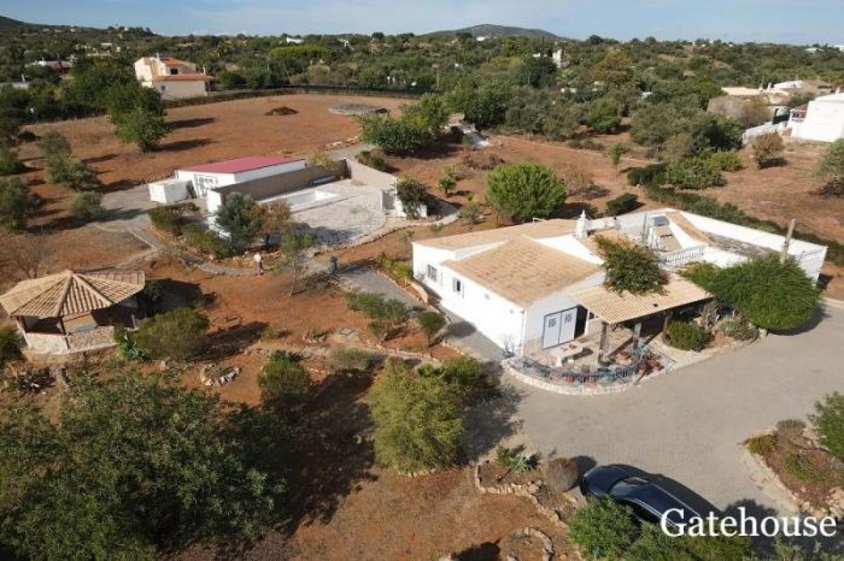 Picture of Villa For Sale in Moncarapacho, Algarve, Portugal