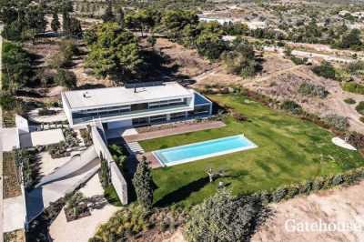 Villa For Sale in Lagos, Portugal