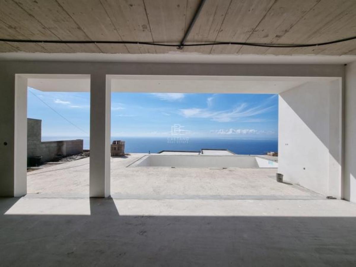 Picture of Villa For Sale in Calheta, Madeira, Portugal