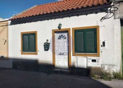 Villa For Sale in Seixal, Portugal