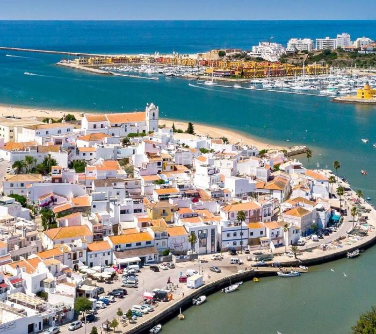 Picture of Villa For Sale in Lagoa, Algarve, Portugal