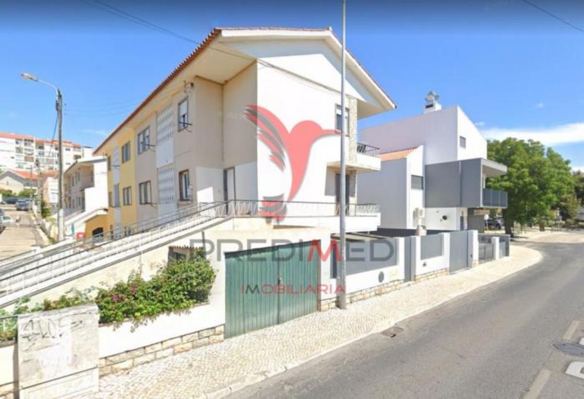 Picture of Apartment For Sale in Cascais, Estremadura, Portugal