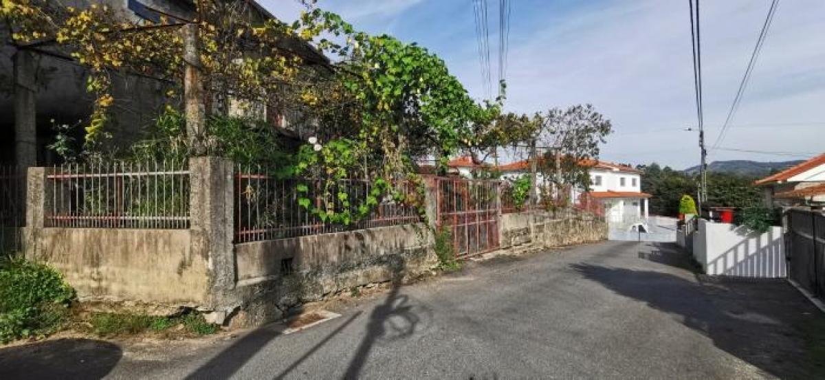 Picture of Home For Sale in Guimaraes, Entre-Douro-e-Minho, Portugal
