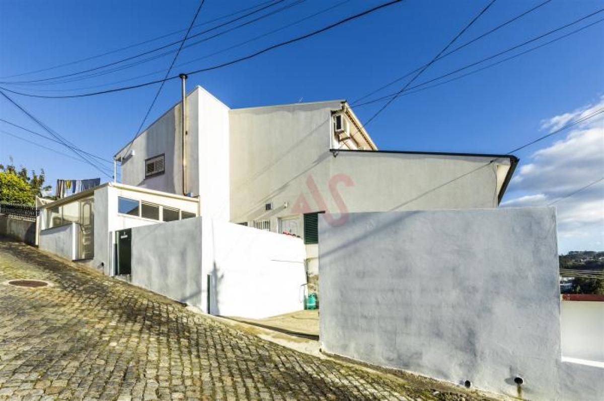 Picture of Apartment For Sale in Guimaraes, Entre-Douro-e-Minho, Portugal
