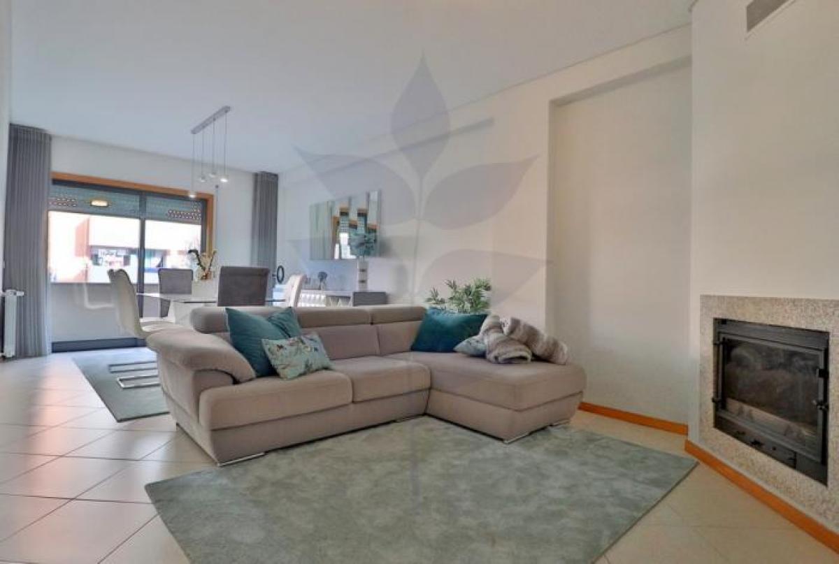 Picture of Apartment For Sale in Braga, Entre-Douro-e-Minho, Portugal