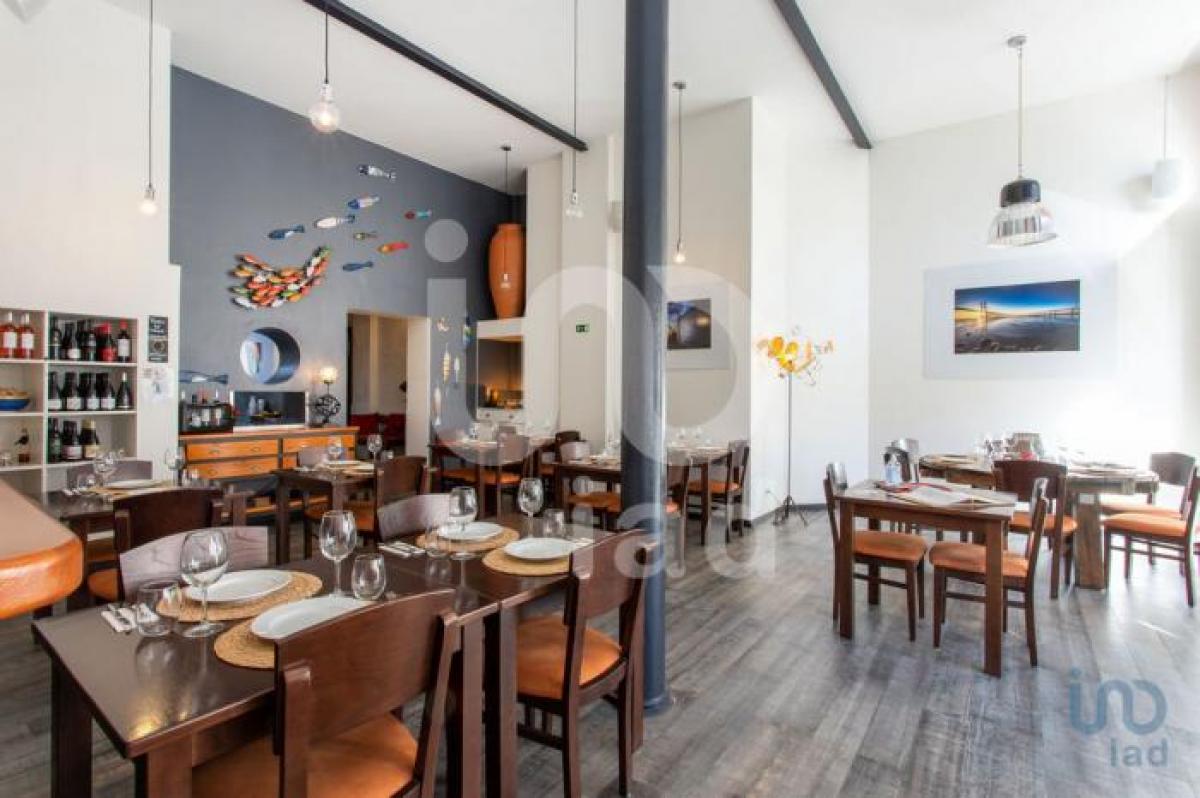 Picture of Retail For Sale in Lisboa, Lisboa, Portugal