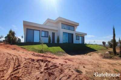 Villa For Sale in Albufeira, Portugal