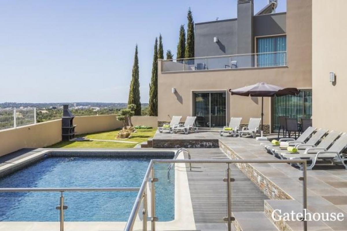 Picture of Villa For Sale in Moncarapacho, Algarve, Portugal