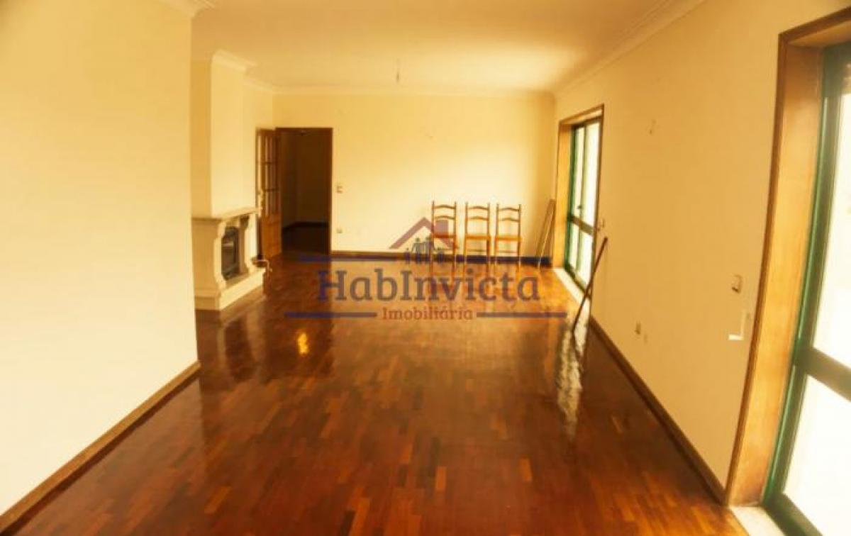 Picture of Apartment For Sale in Vila Nova De Gaia, Eastern Tobago, Portugal