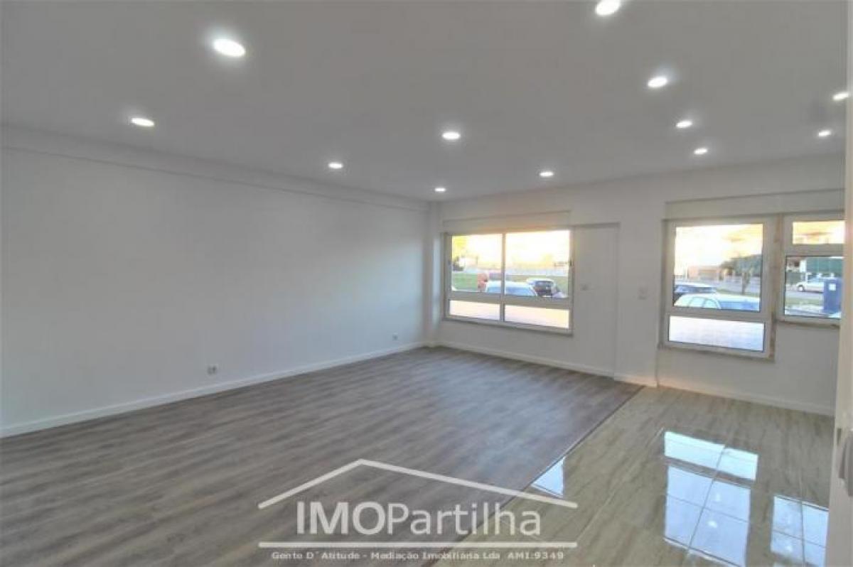 Picture of Apartment For Sale in Sintra, Estremadura, Portugal