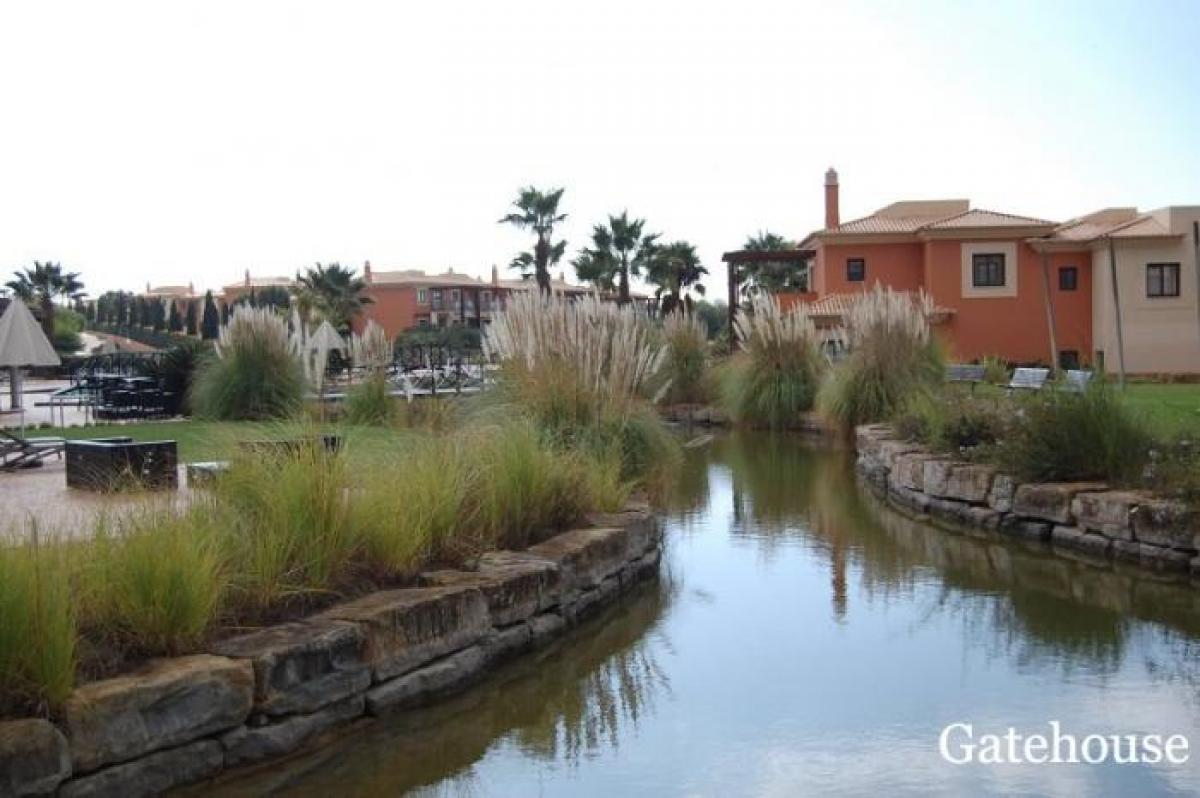 Picture of Apartment For Sale in Carvoeiro, Faro, Portugal