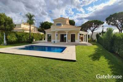 Villa For Sale in Vilamoura, Portugal