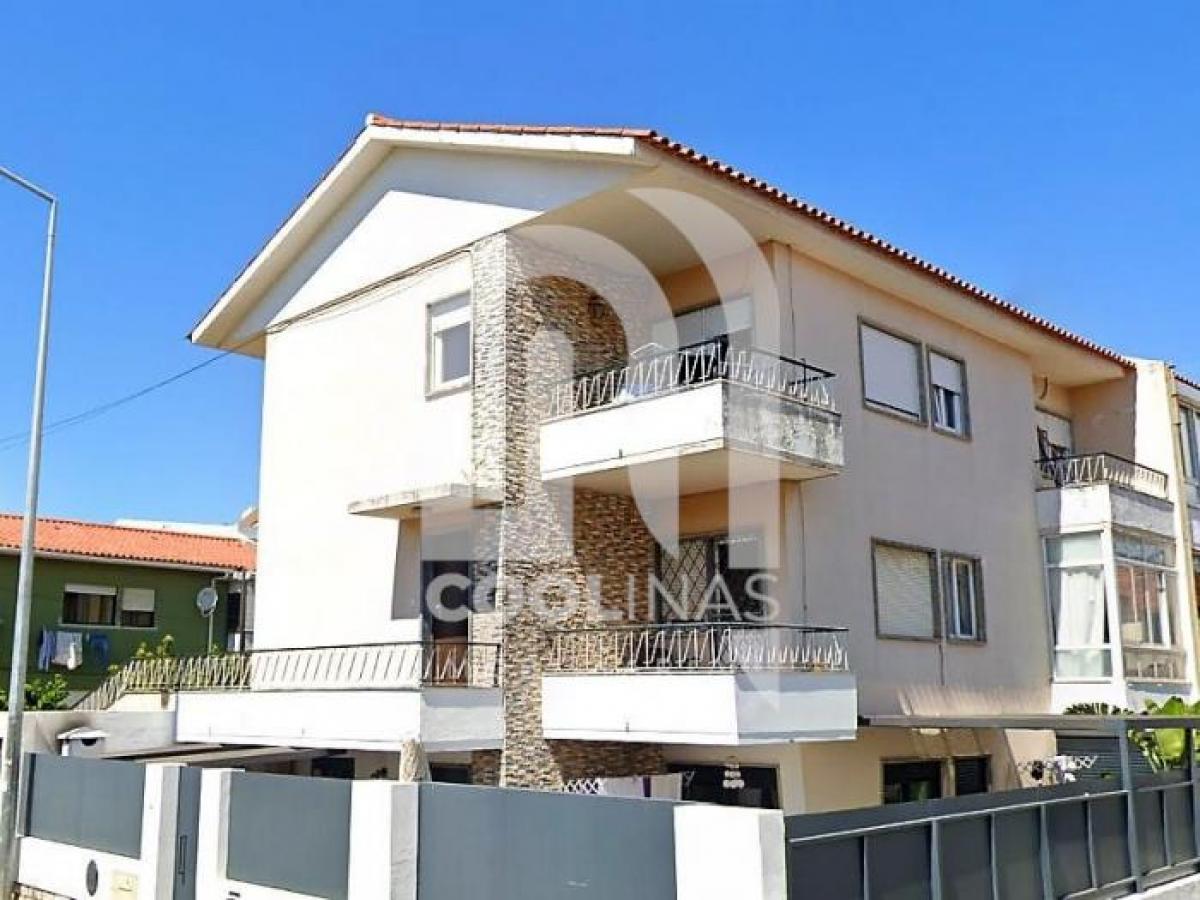Picture of Apartment For Sale in Cascais, Estremadura, Portugal