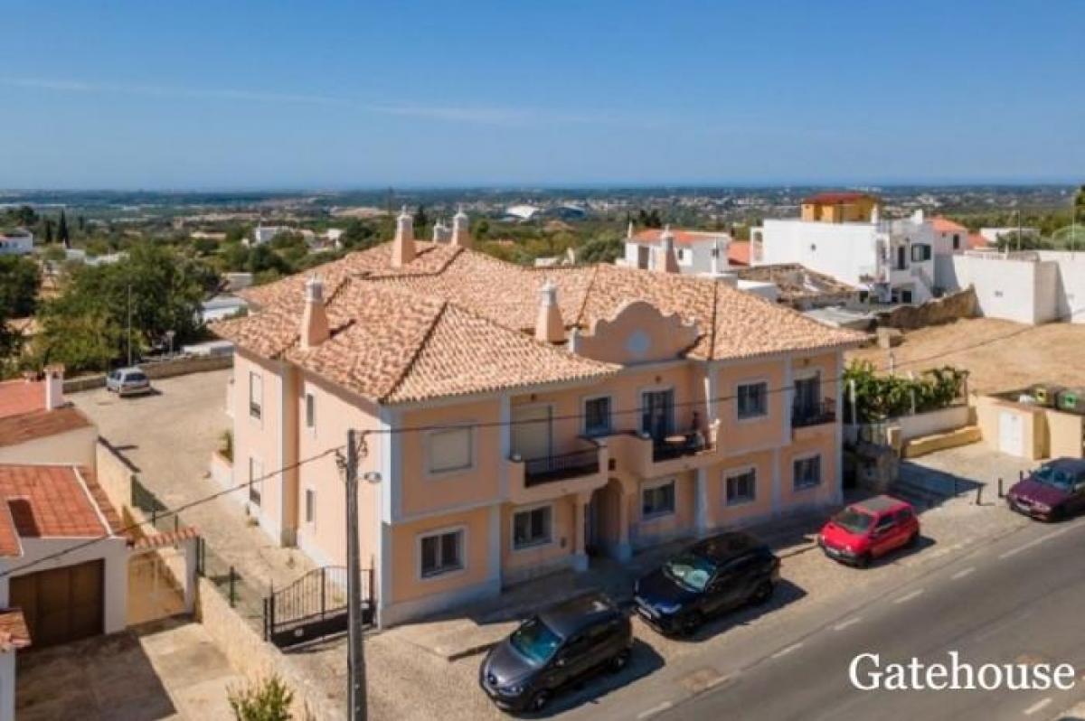 Picture of Apartment For Sale in Santa Barbara De Nexe, Faro (algarve), Portugal