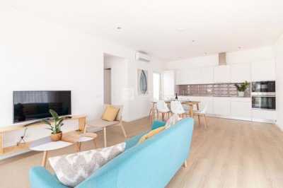 Villa For Sale in Lagoa, Portugal