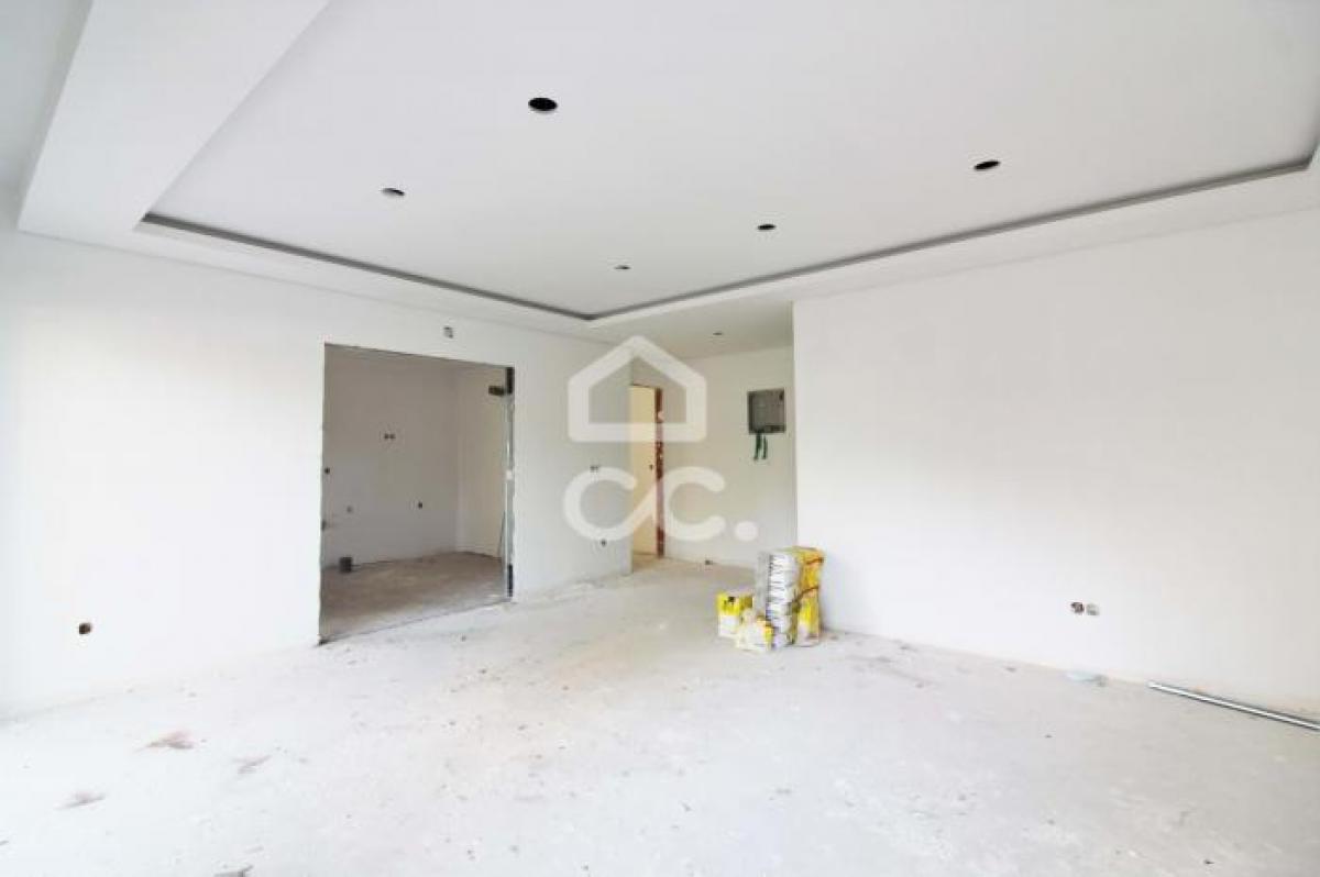 Picture of Apartment For Sale in Seixal, Madeira, Portugal