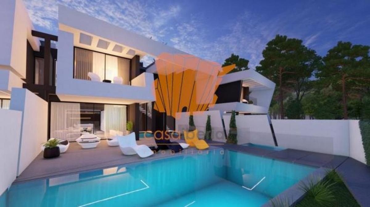 Picture of Home For Sale in Vilamoura, Algarve, Portugal