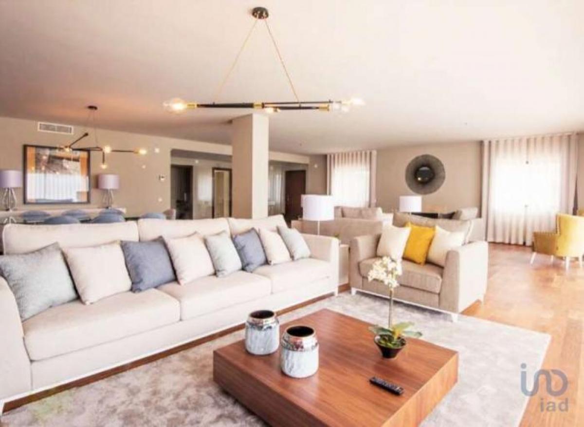 Picture of Apartment For Sale in Sintra, Estremadura, Portugal