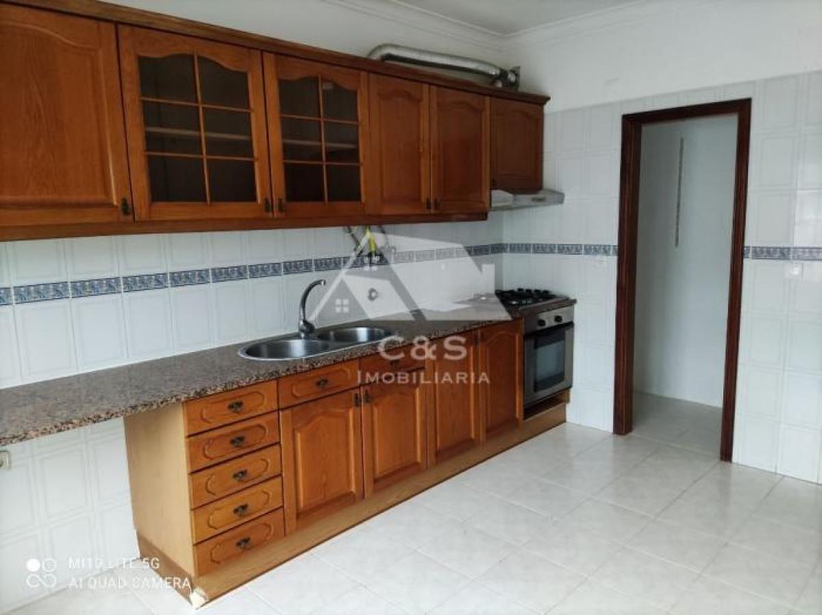 Picture of Apartment For Sale in Palmela, Sterea Ellas-Évvoia, Portugal