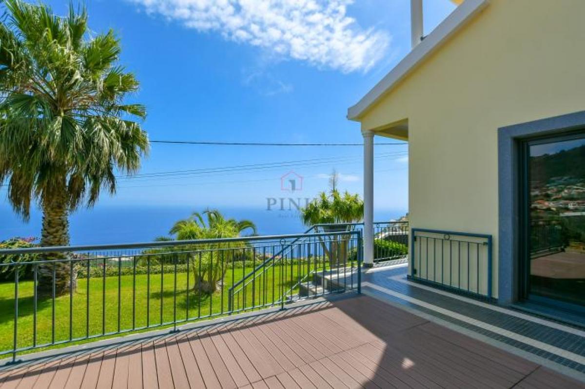 Picture of Villa For Sale in Calheta, Madeira, Portugal