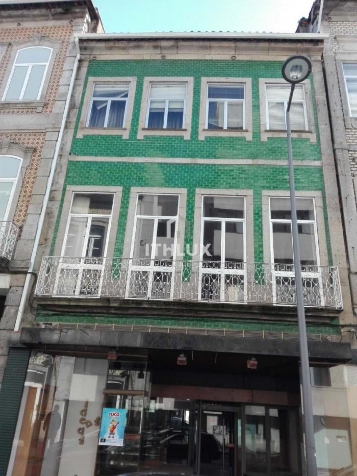 Picture of Multi-Family Home For Sale in Braga, Entre-Douro-e-Minho, Portugal