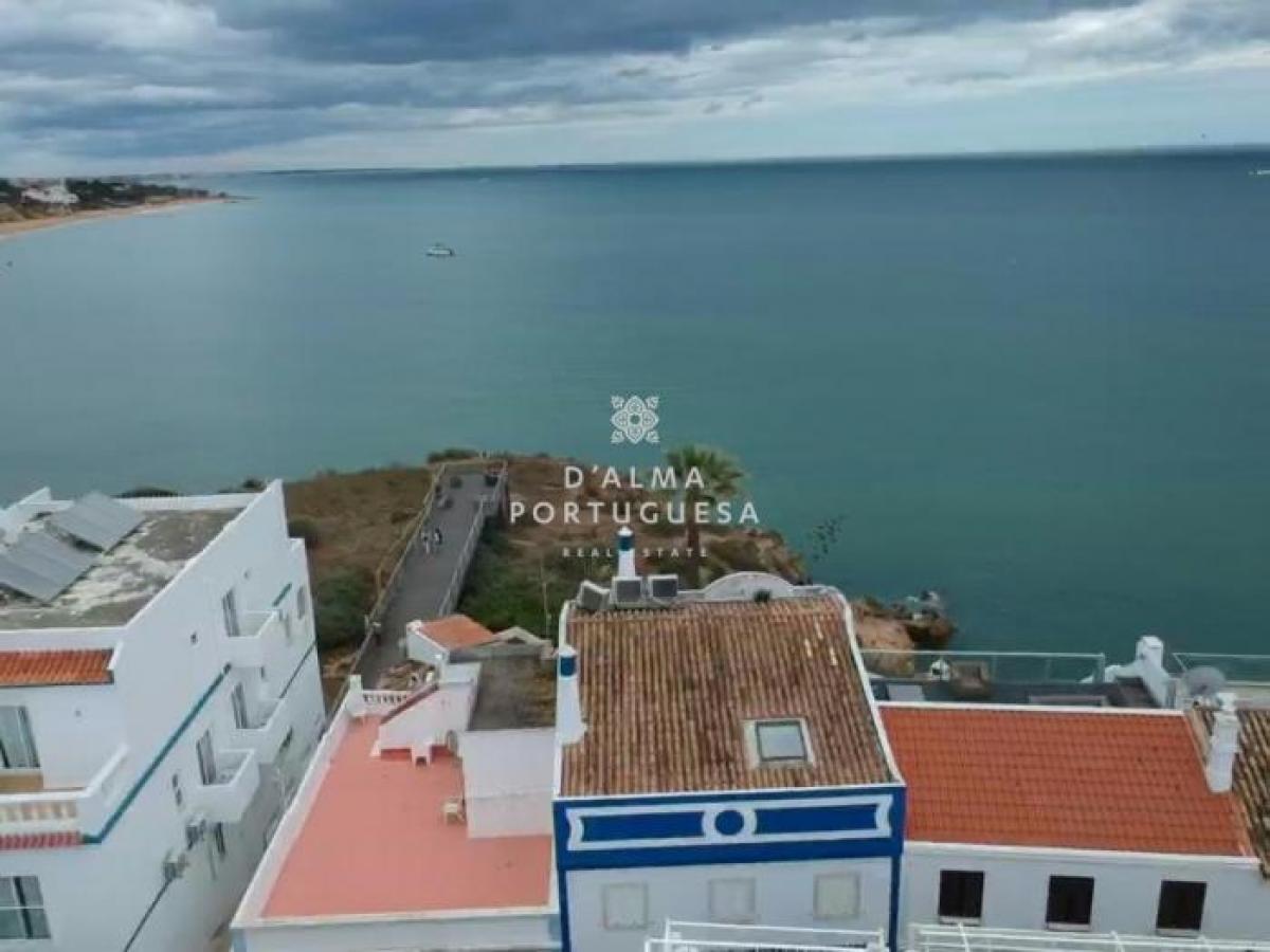 Picture of Villa For Sale in Albufeira, Algarve, Portugal