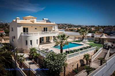 Villa For Sale in Albufeira, Portugal