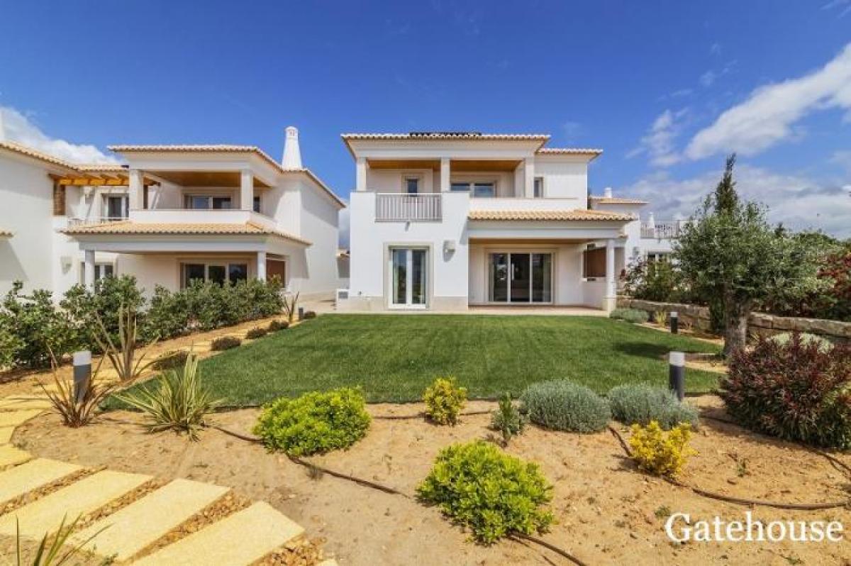 Picture of Villa For Sale in Vilamoura, Algarve, Portugal