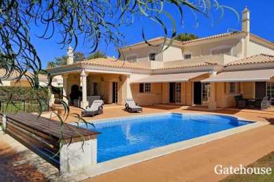 Villa For Sale in Vilamoura, Portugal