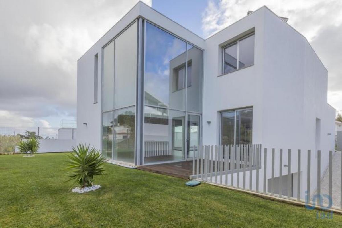 Picture of Home For Sale in Cascais, Estremadura, Portugal