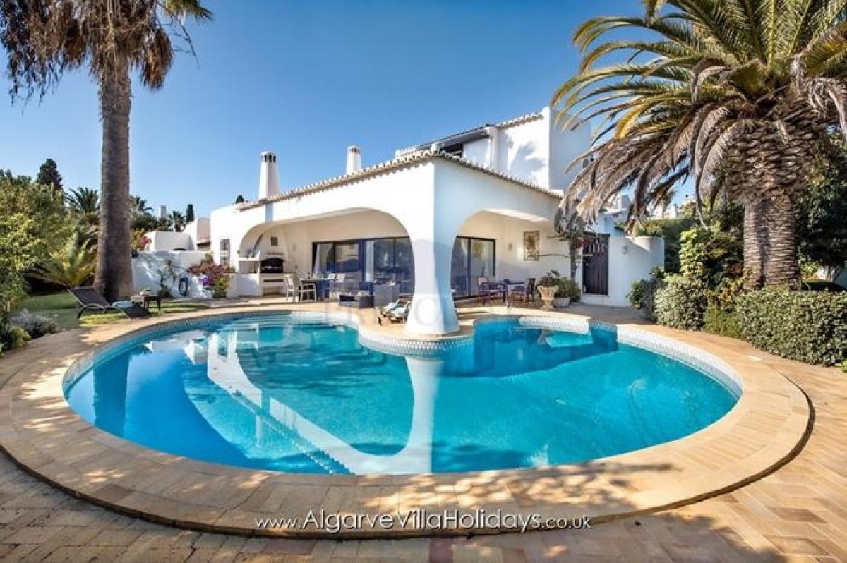 Picture of Villa For Sale in Albufeira, Algarve, Portugal