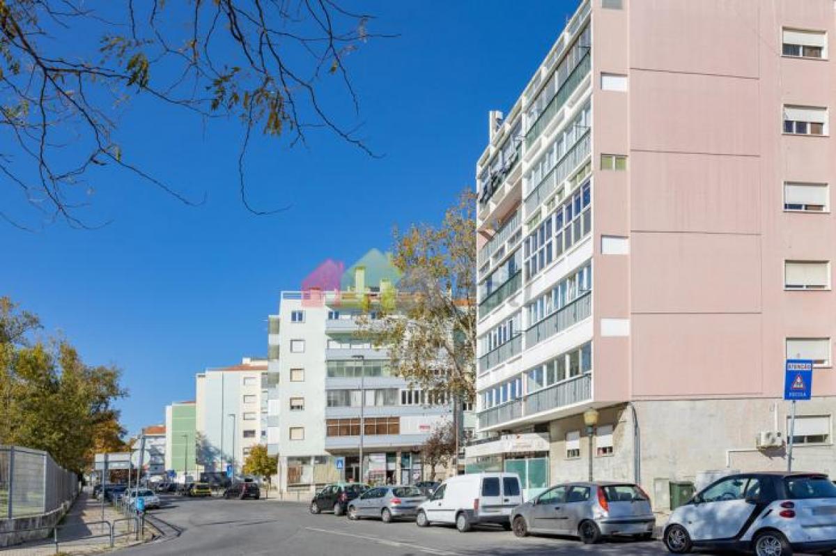 Picture of Retail For Sale in Lisboa, Lisboa, Portugal