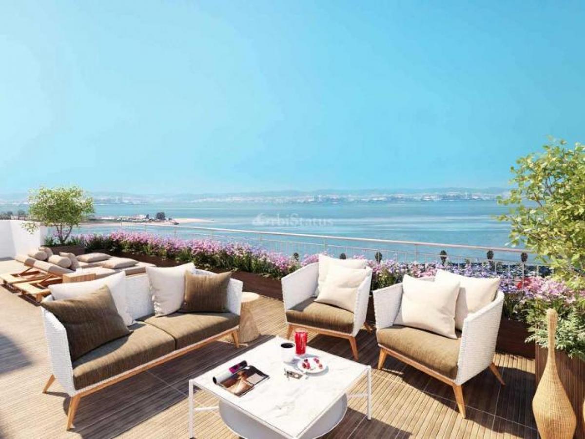 Picture of Apartment For Sale in Seixal, Madeira, Portugal