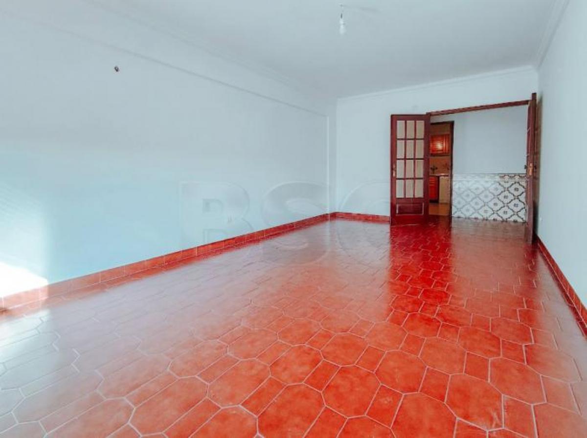 Picture of Apartment For Sale in Cascais, Estremadura, Portugal