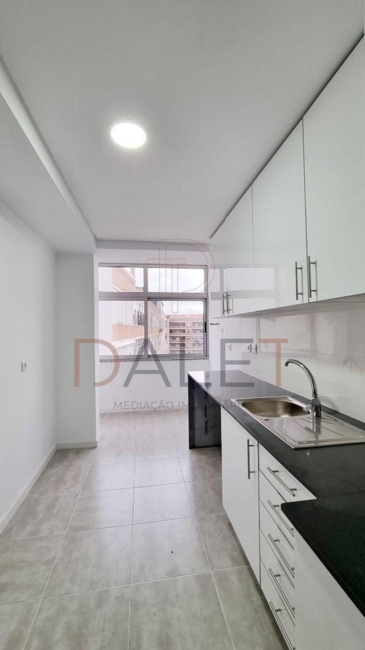 Picture of Apartment For Sale in Seixal, Madeira, Portugal