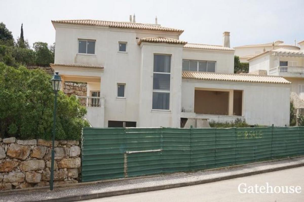 Picture of Villa For Sale in Budens, Faro, Portugal