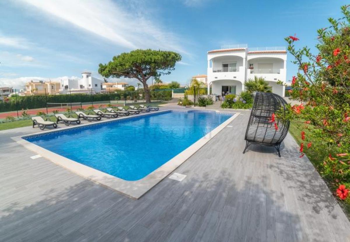 Picture of Villa For Sale in Albufeira, Algarve, Portugal