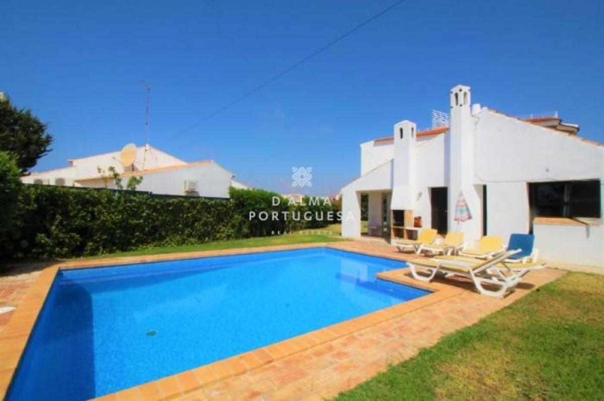 Picture of Villa For Sale in Albufeira, Algarve, Portugal
