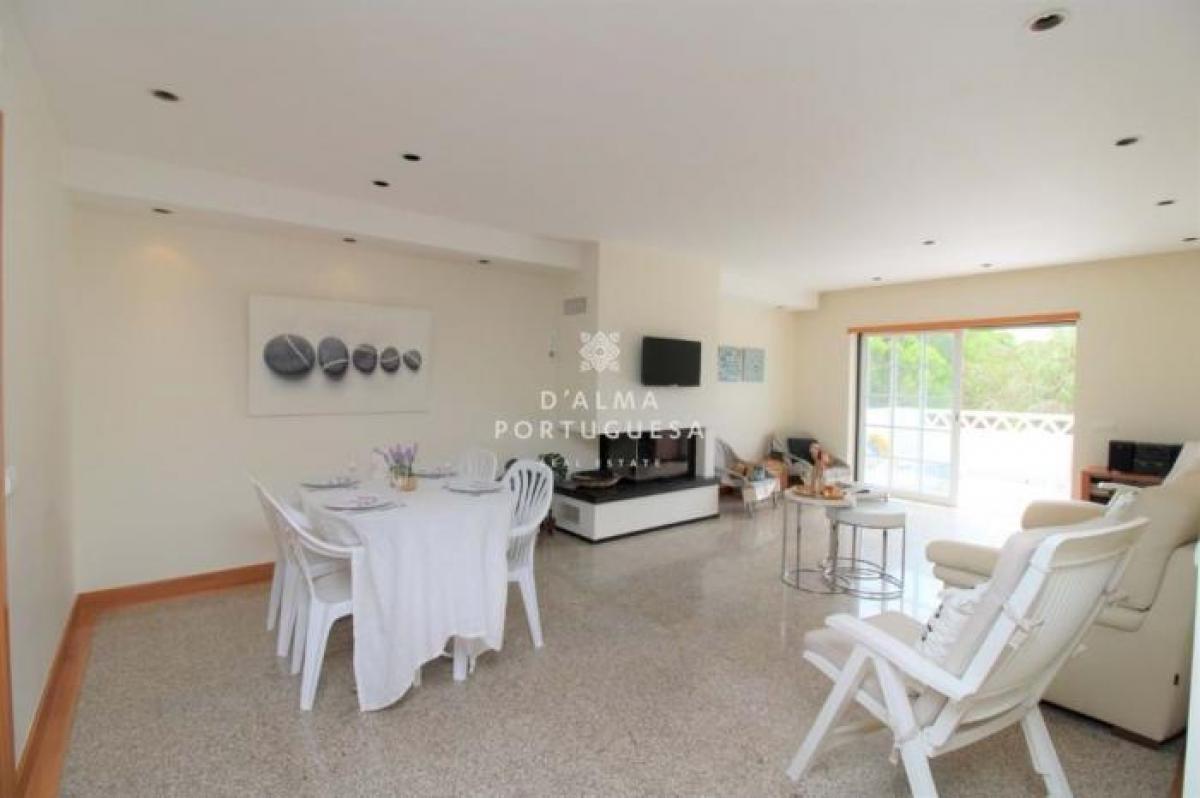 Picture of Villa For Sale in Albufeira, Algarve, Portugal