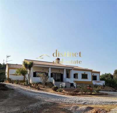 Villa For Sale in Lagoa, Portugal