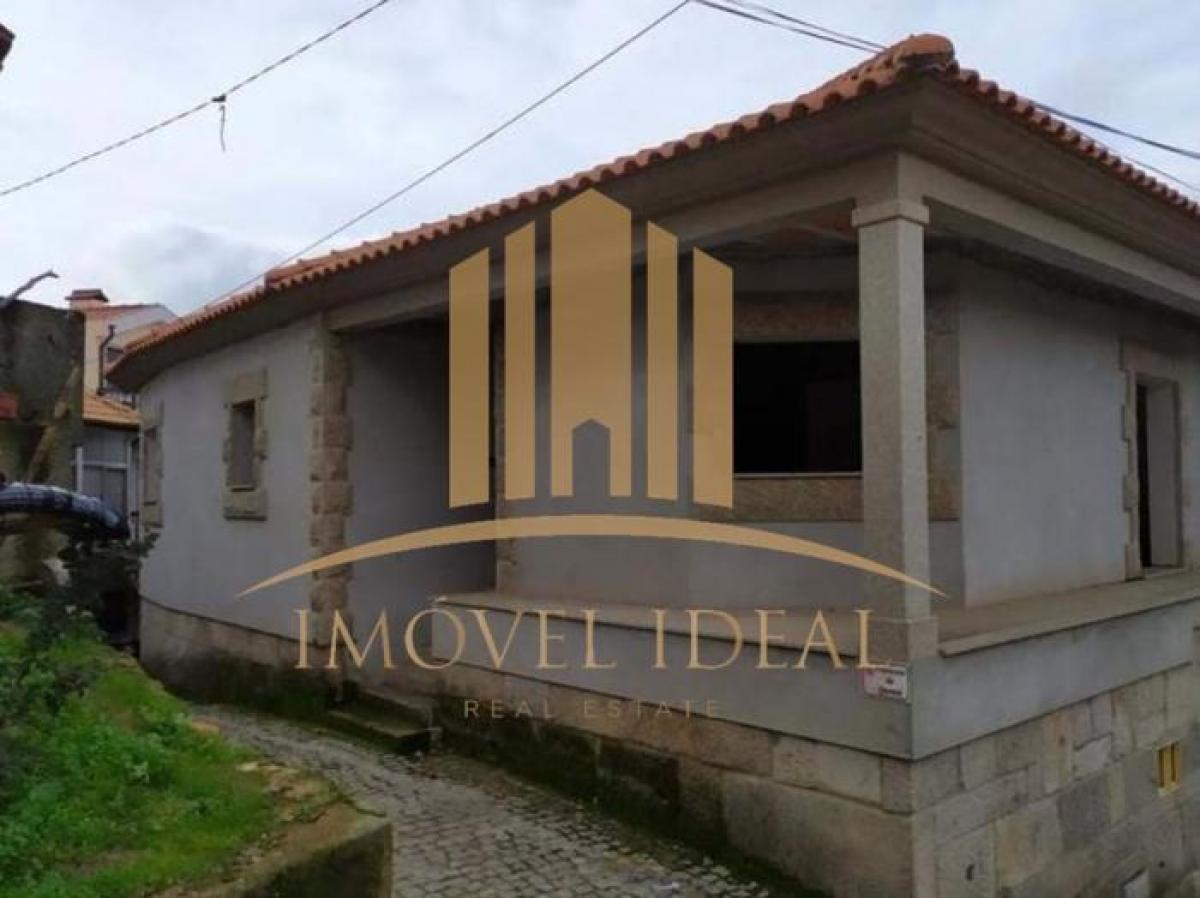 Picture of Villa For Sale in Armamar, Vendee, Portugal
