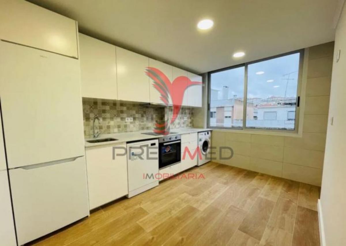 Picture of Apartment For Sale in Sintra, Estremadura, Portugal